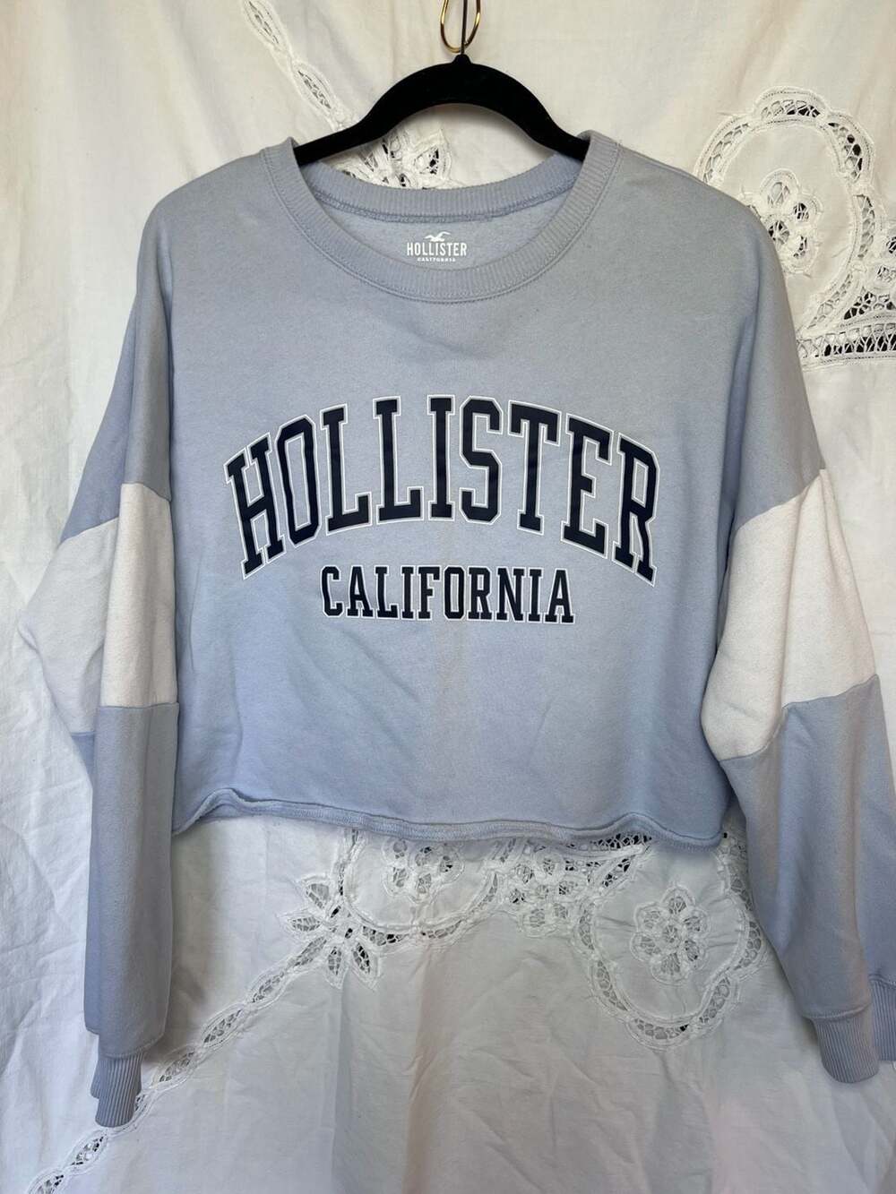 Hollister California Cropped Colorblock Sweatshirt Size M